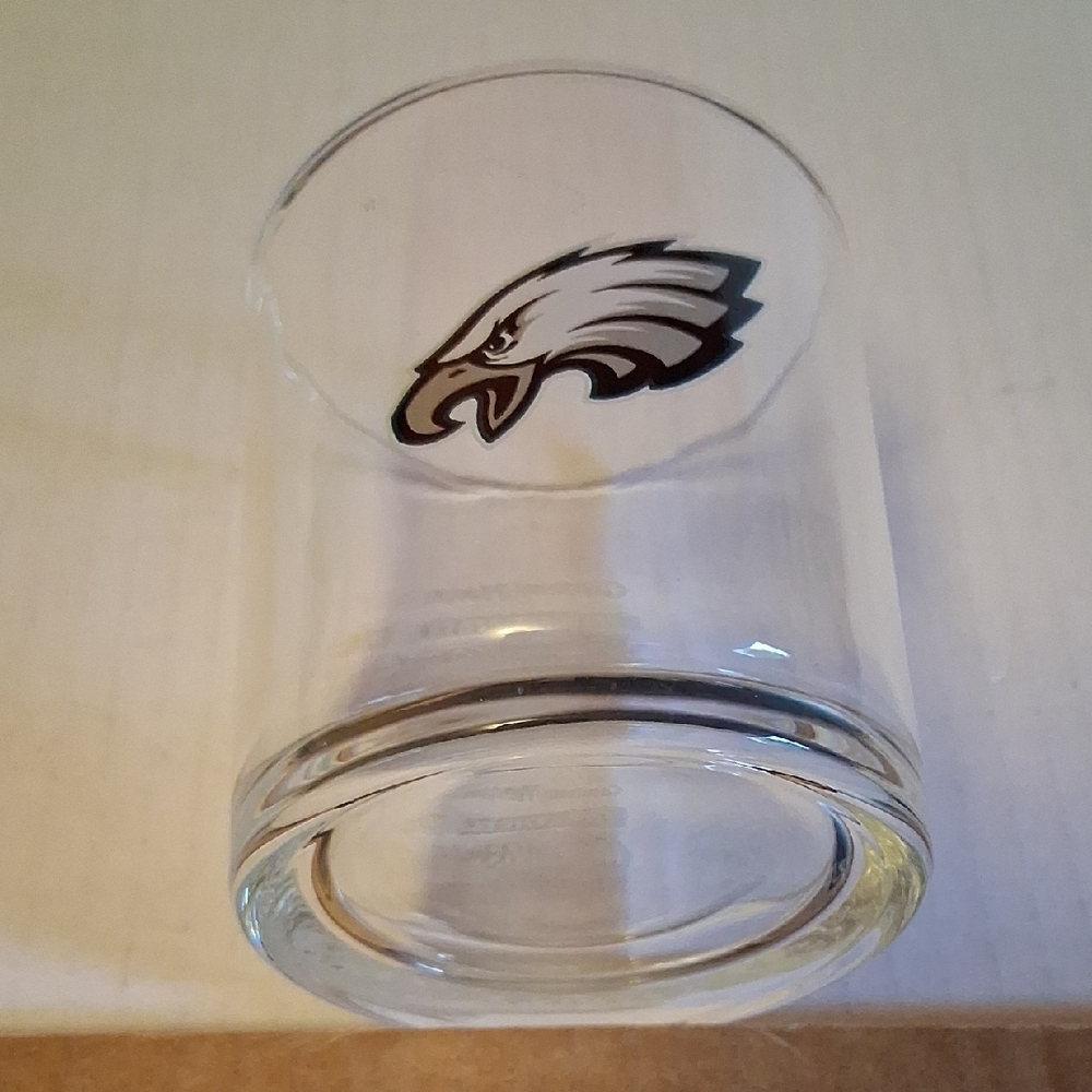 Philadelphia Eagles Clear Glass Tumbler - White & Black Logo CAPTAIN